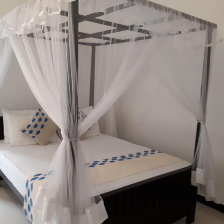Apna Homestay Apartments Unawatuna Exterior foto